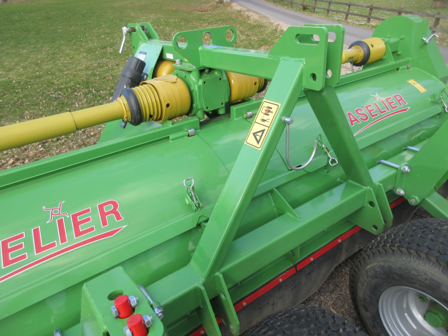 5801 Baselier haulmtopper 4 row