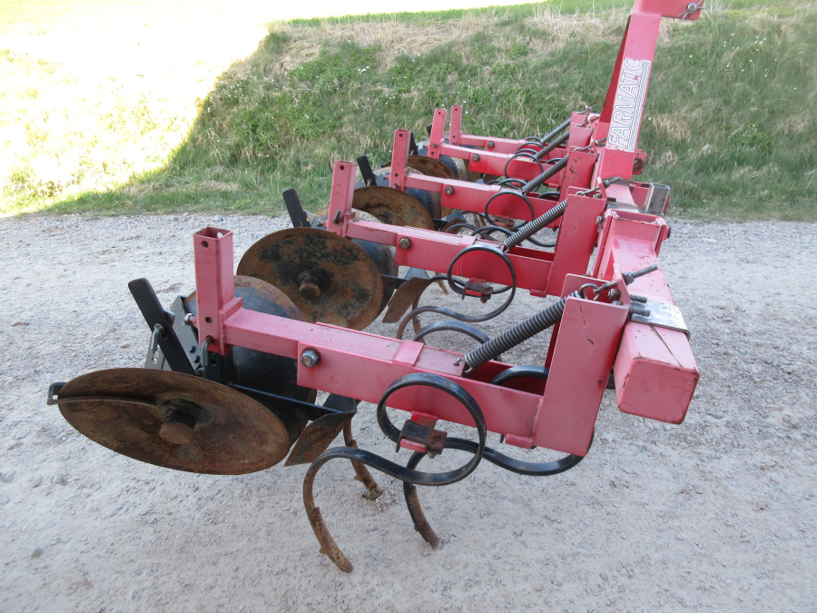5850 Farmatic disc ridger 4 row