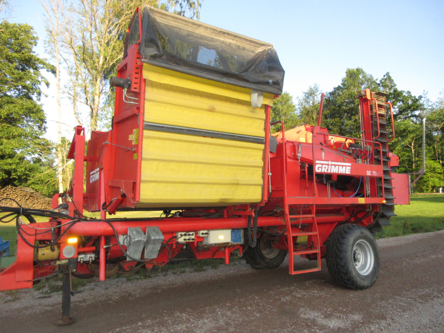 5852 Grimme 75-30 potato harvester