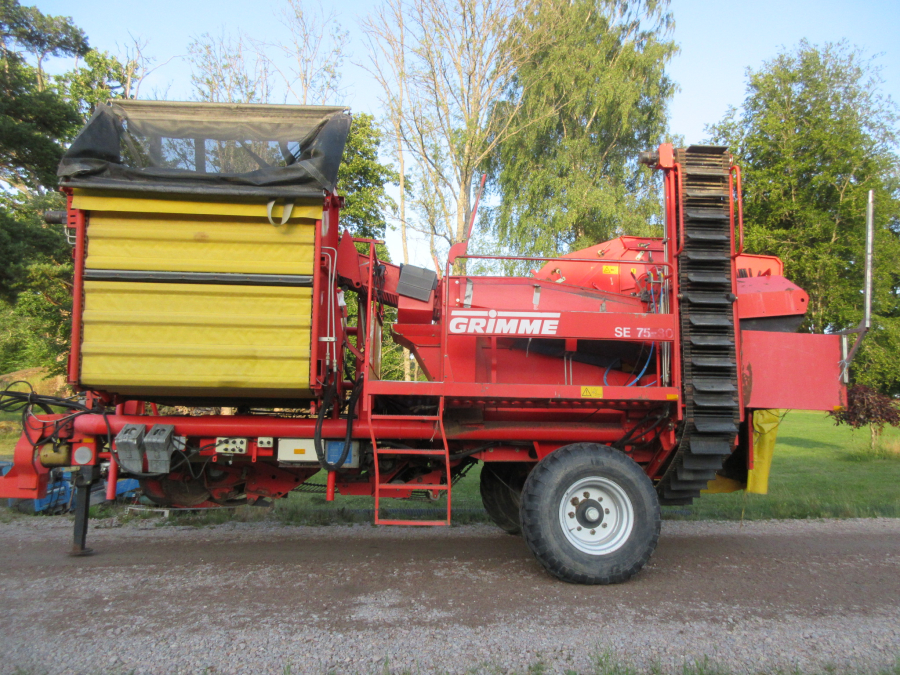 5852 Grimme 75-30 potato harvester