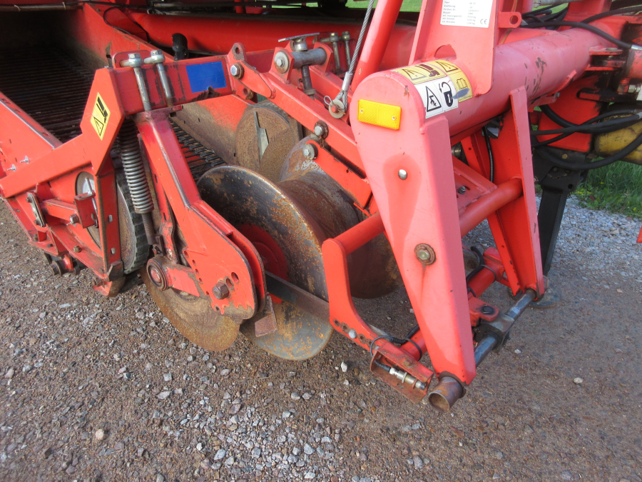 5852 Grimme 75-30 potato harvester