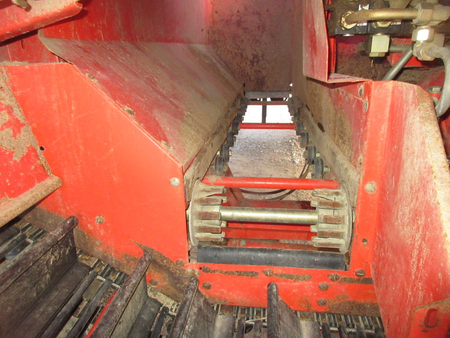 5852 Grimme 75-30 potato harvester