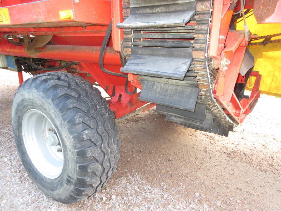 5852 Grimme 75-30 potato harvester