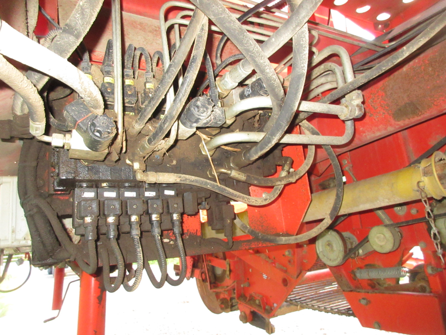 5852 Grimme 75-30 potato harvester