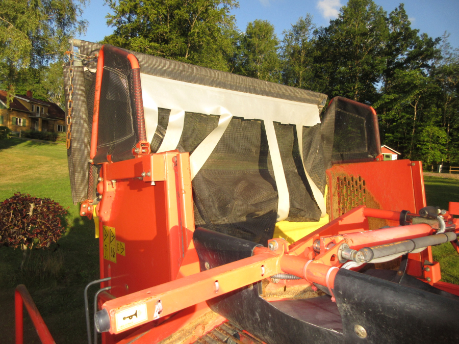 5852 Grimme 75-30 potato harvester