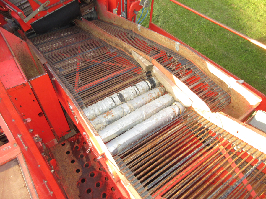 5852 Grimme 75-30 potato harvester