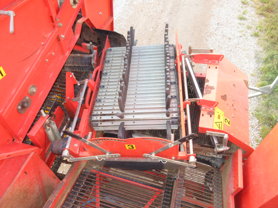 5852 Grimme 75-30 potato harvester