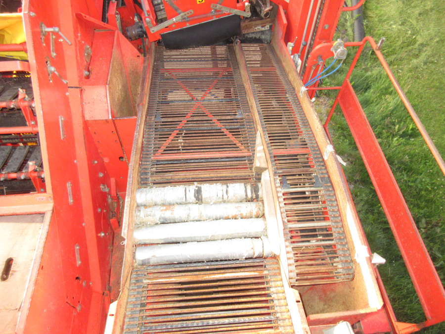5852 Grimme 75-30 potato harvester