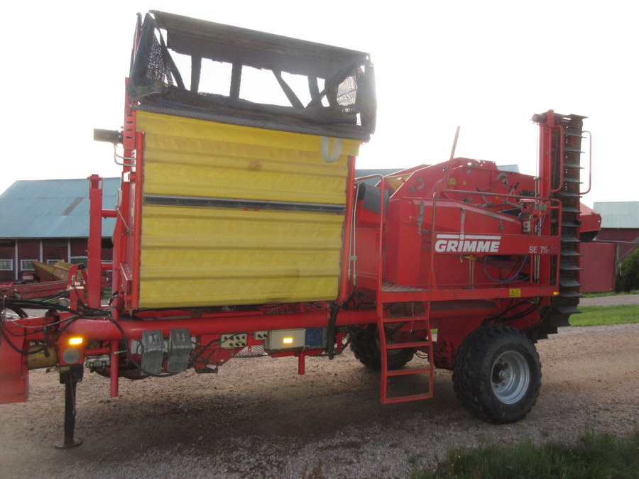 5852 Grimme 75-30 potato harvester