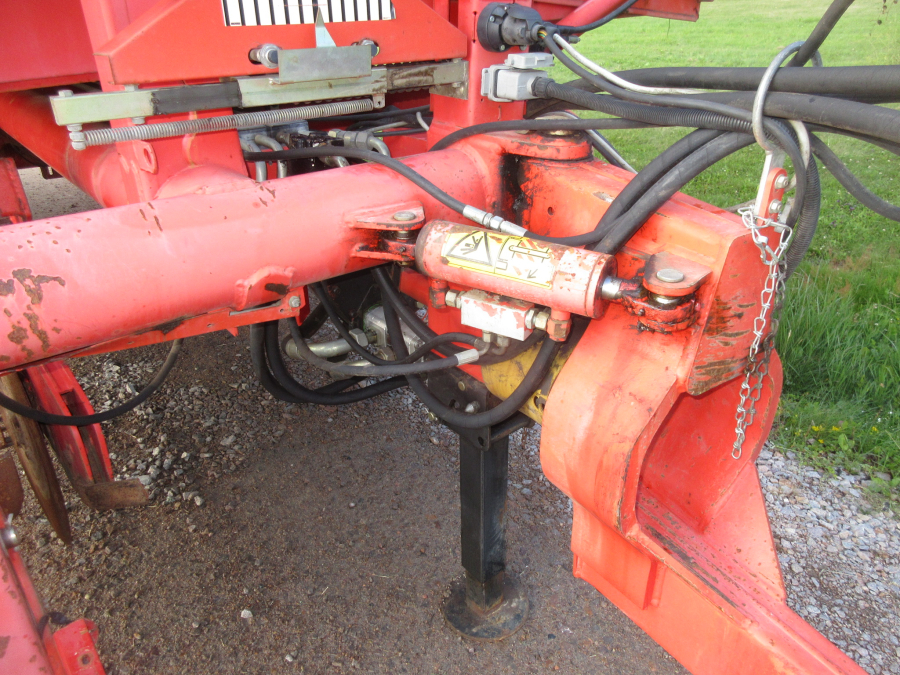 5852 Grimme 75-30 potato harvester