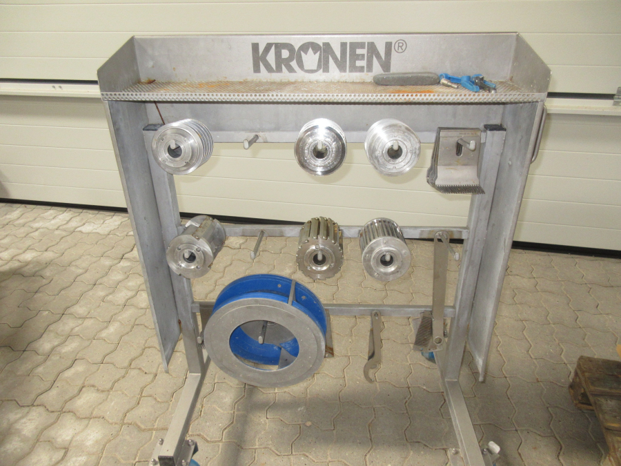 5856 Kronen KUJ cube, strip & slice cutting machine