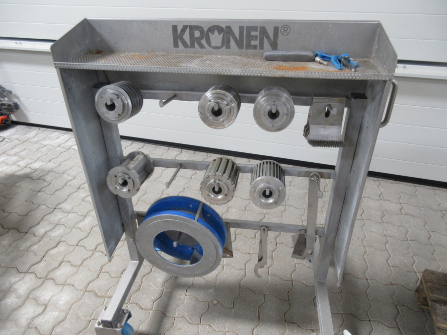 5856 Kronen KUJ cube, strip & slice cutting machine