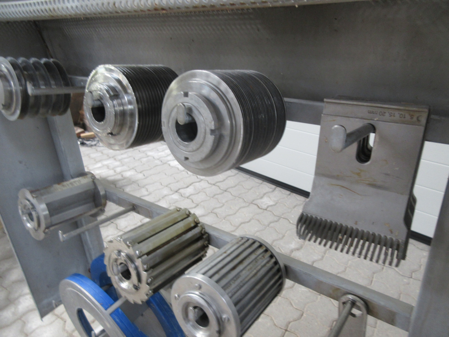 5856 Kronen KUJ cube, strip & slice cutting machine