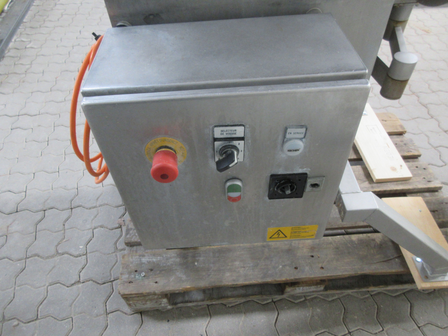 5856 Kronen KUJ cube, strip & slice cutting machine