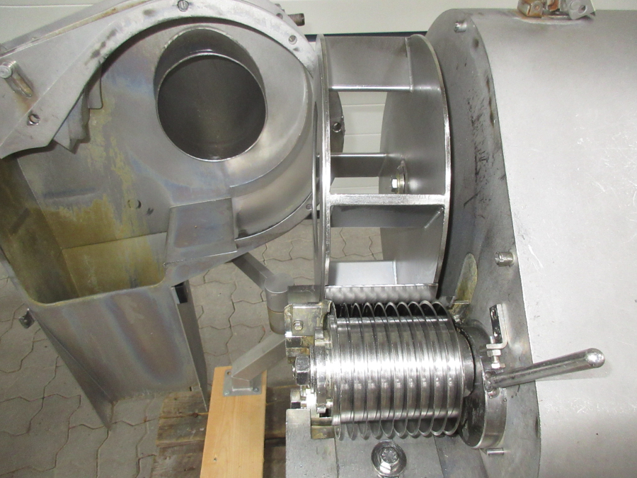 5856 Kronen KUJ cube, strip & slice cutting machine