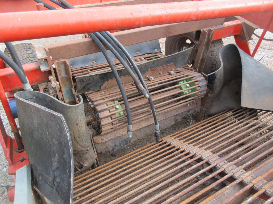 5861 Kverneland underhaug UN2200 onion loader