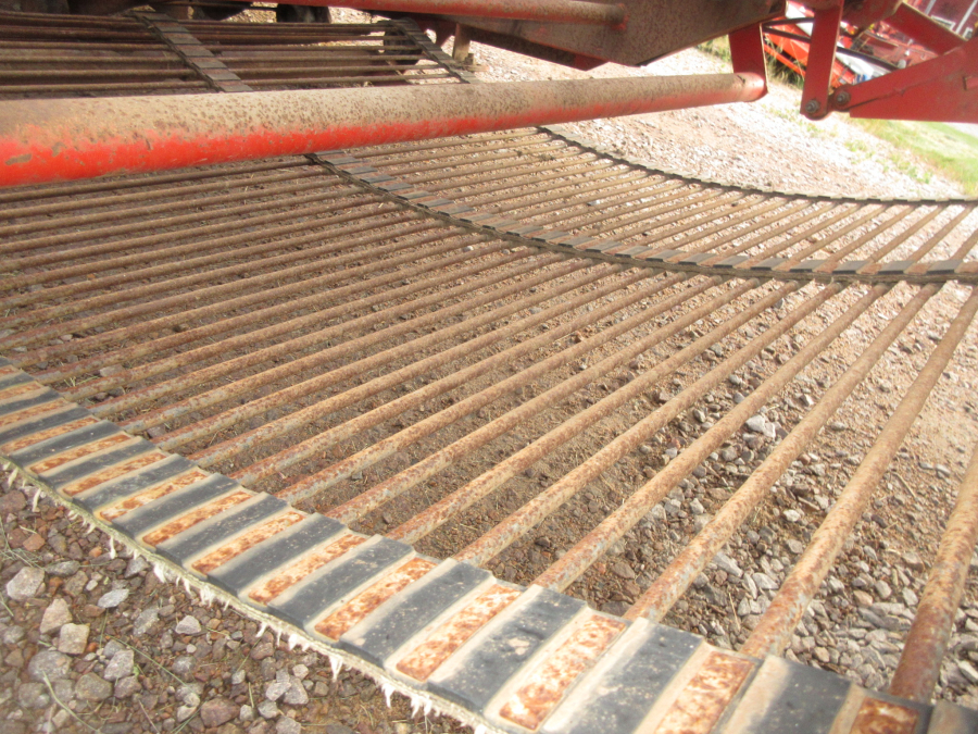 5861 Kverneland underhaug UN2200 onion loader