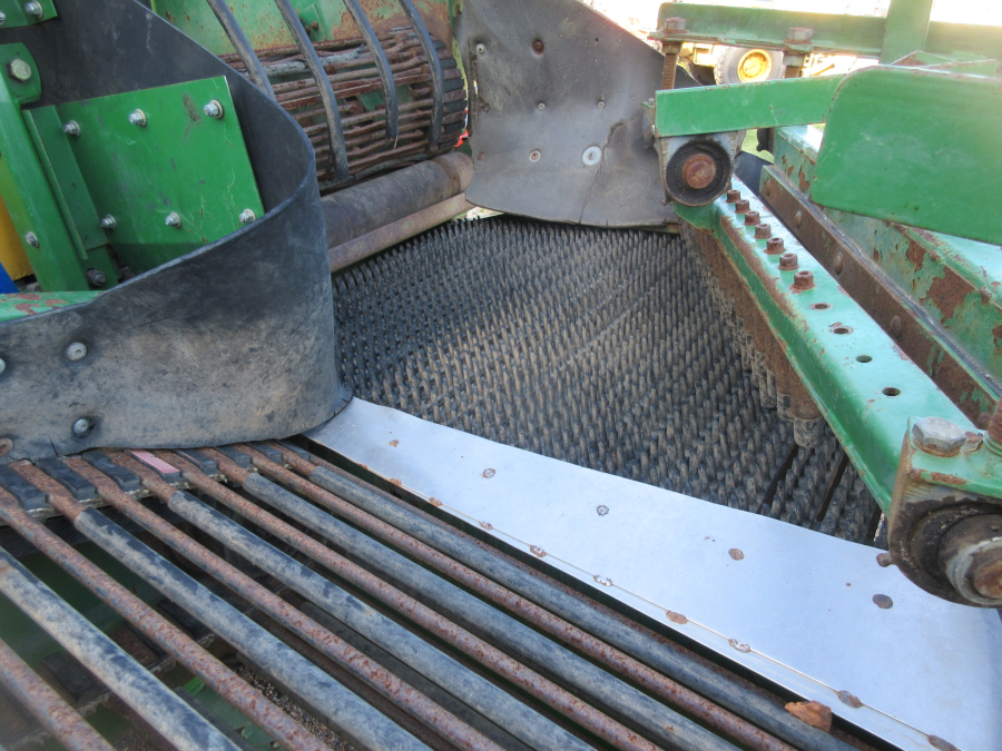 5863 Juko 1 row trailed potato harvester