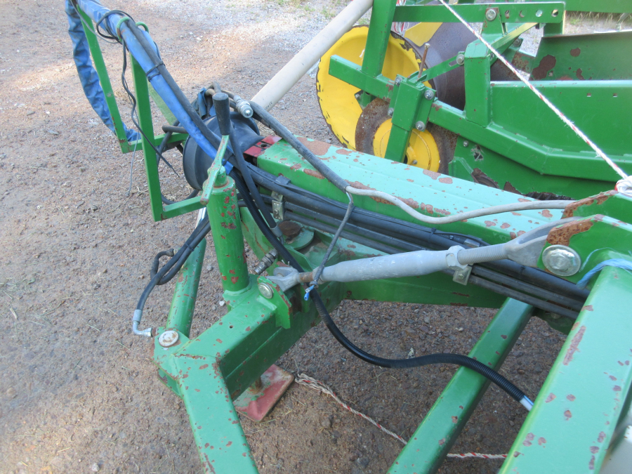 5863 Juko 1 row trailed potato harvester