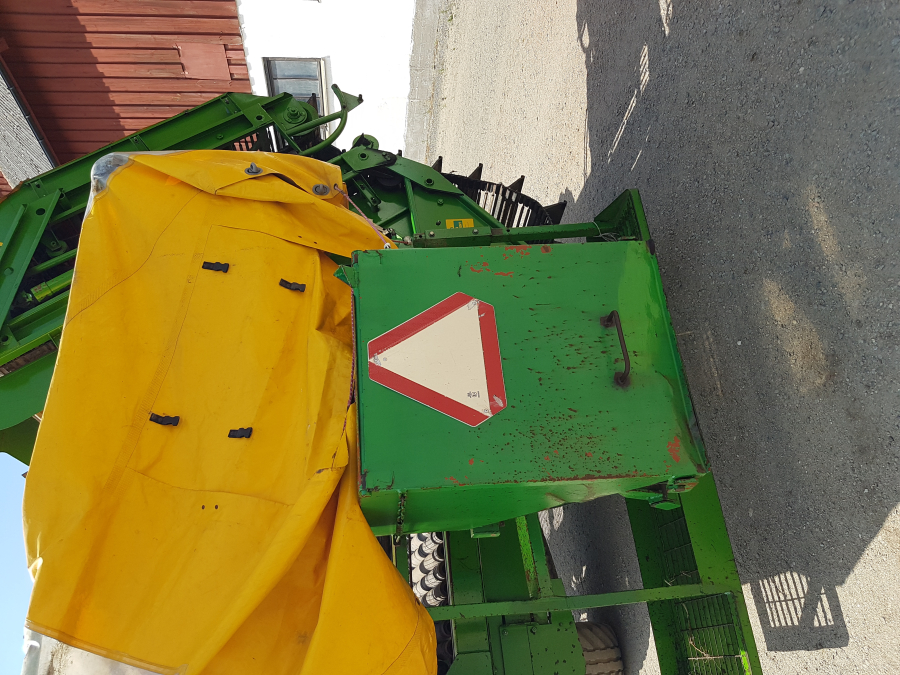 5867 Standen Statesman potato harvester