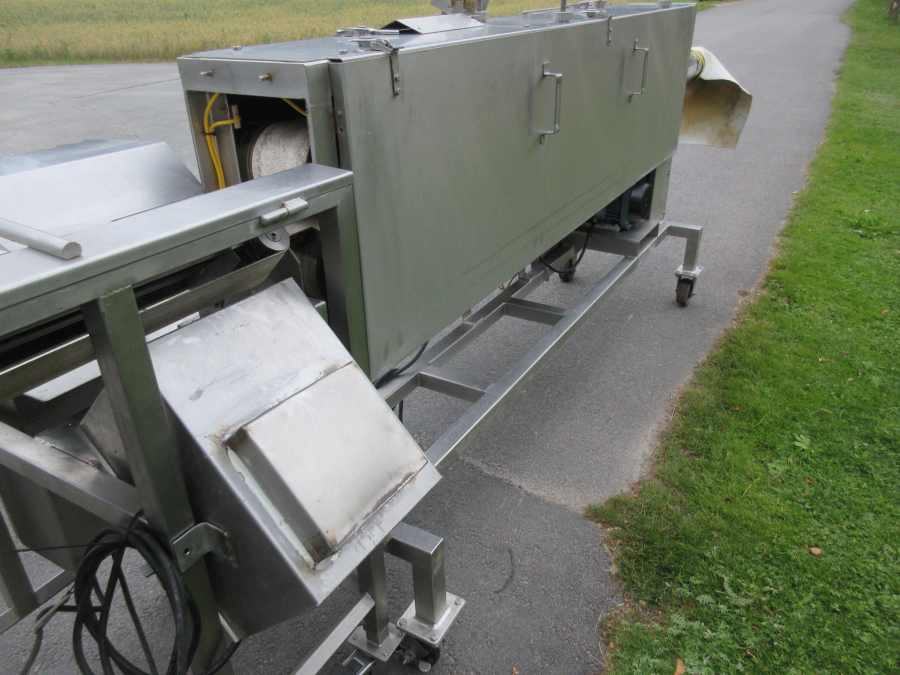 5872 Urschel VSC segment cutter