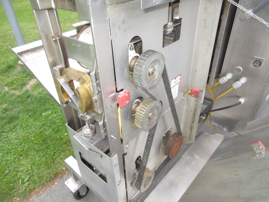 5872 Urschel VSC segment cutter