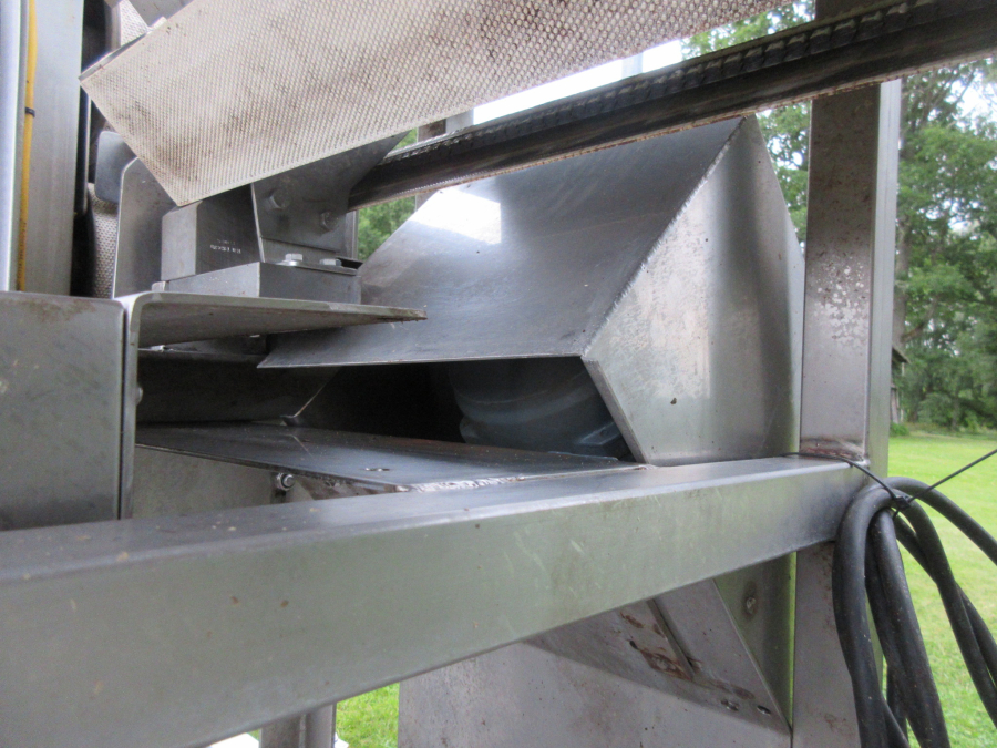 5872 Urschel VSC segment cutter