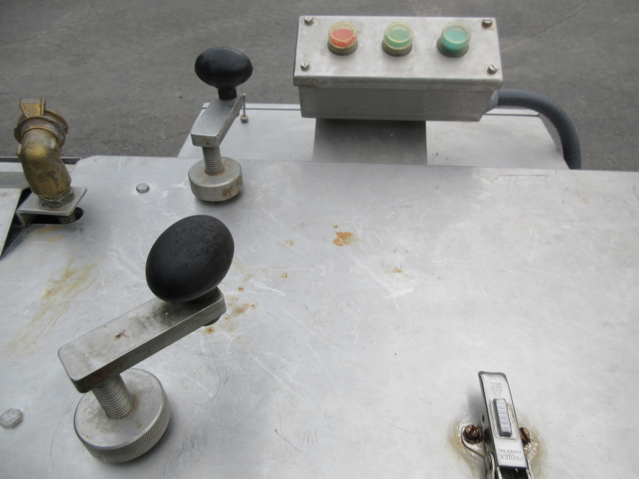 5872 Urschel VSC segment cutter