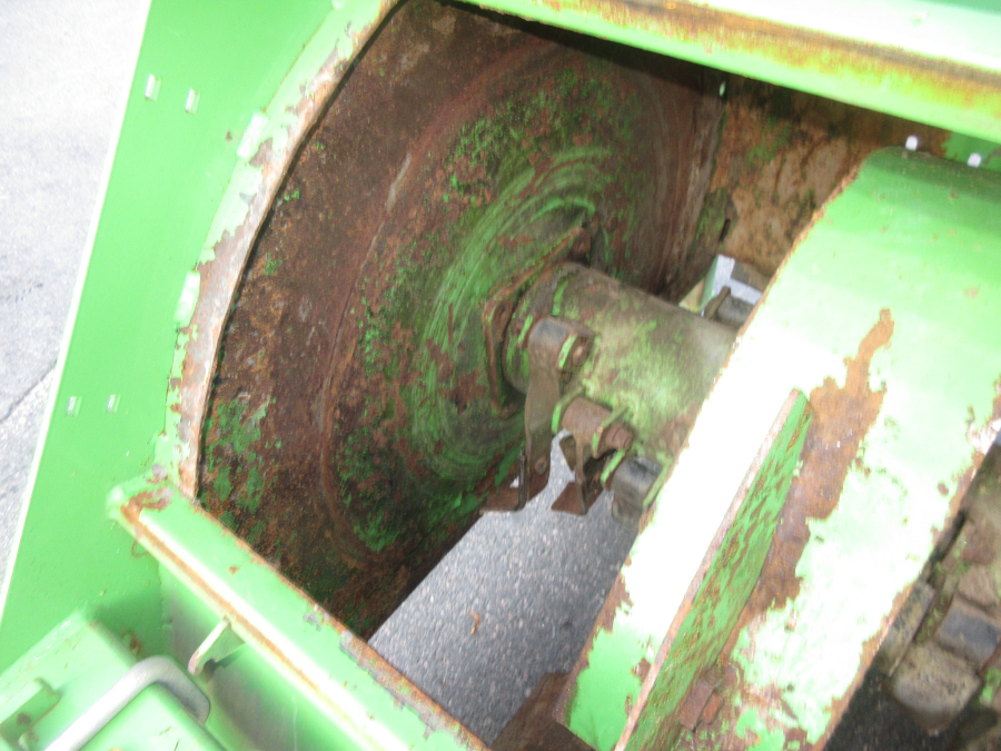5877 AVR Rafale haulm topper with low press tires