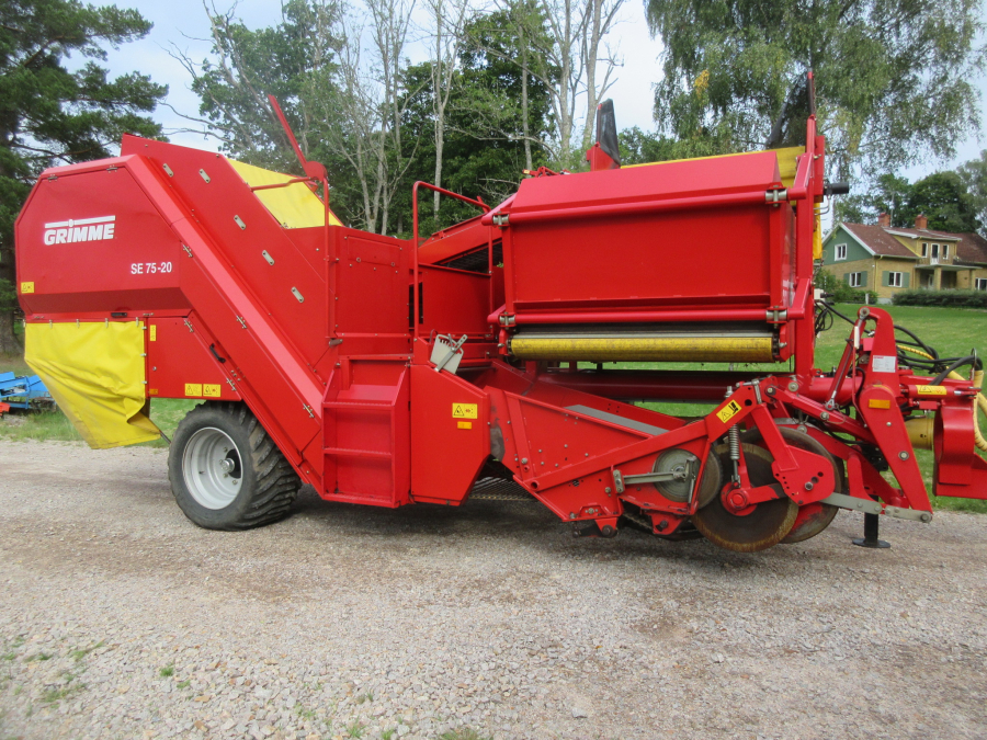 5879 Grimme SE75-20 potato harvester