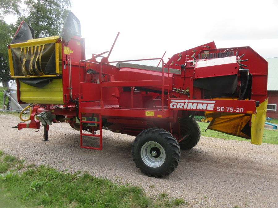 5879 Grimme SE75-20 potato harvester