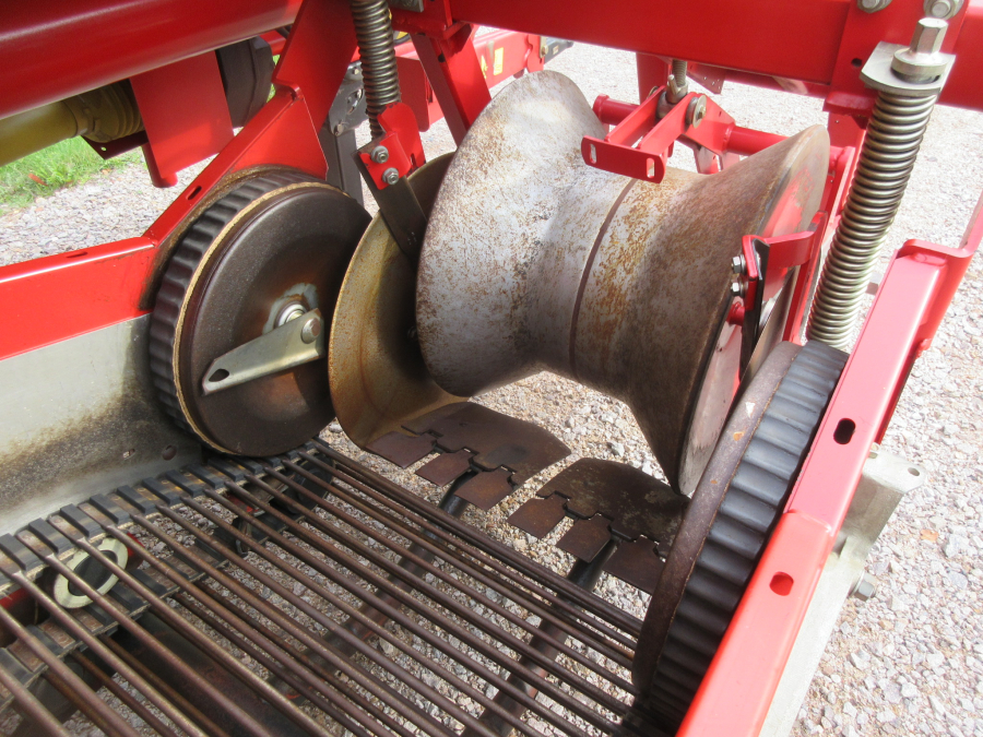 5879 Grimme SE75-20 potato harvester