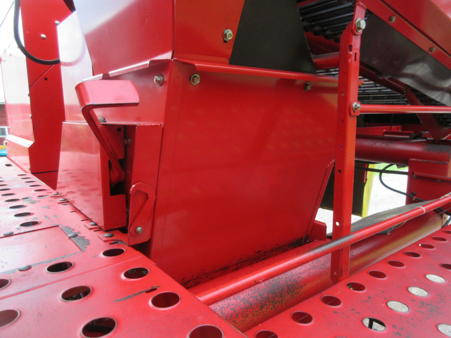 5879 Grimme SE75-20 potato harvester