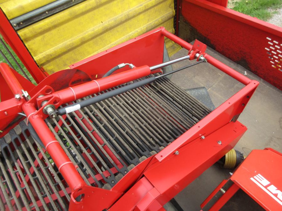 5879 Grimme SE75-20 potato harvester