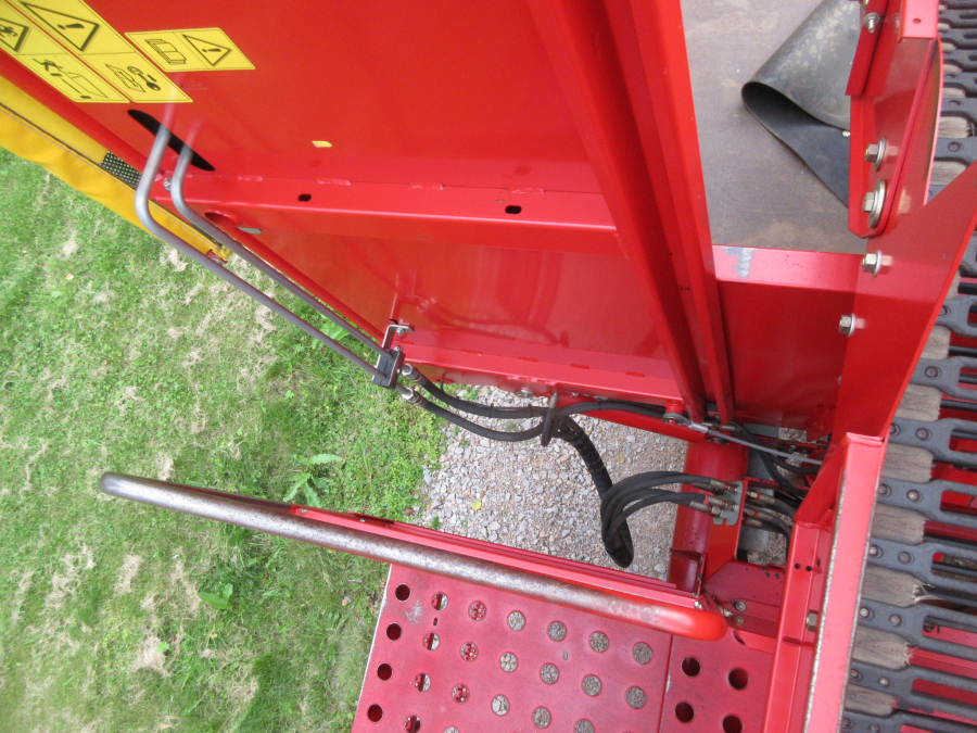 5879 Grimme SE75-20 potato harvester