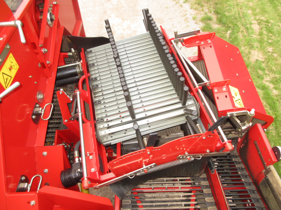 5879 Grimme SE75-20 potato harvester