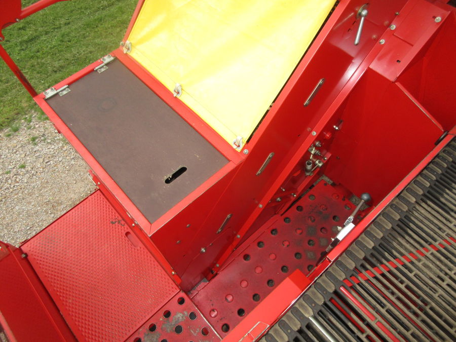 5879 Grimme SE75-20 potato harvester