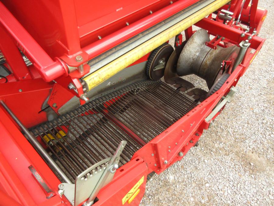 5879 Grimme SE75-20 potato harvester