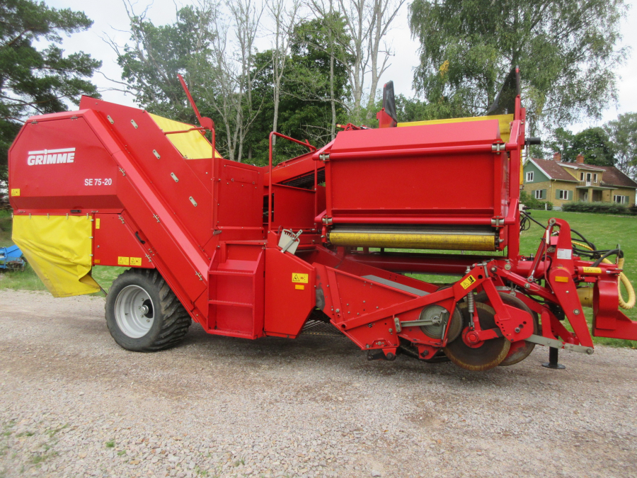 5879 Grimme SE75-20 potato harvester
