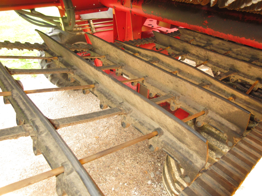 5879 Grimme SE75-20 potato harvester