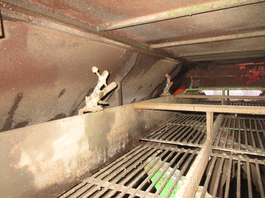 5887 Holaras onion topper stationary 