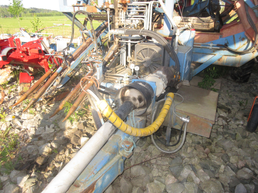 5889 Asa-Lift carrot harvester 2 row with elevator
