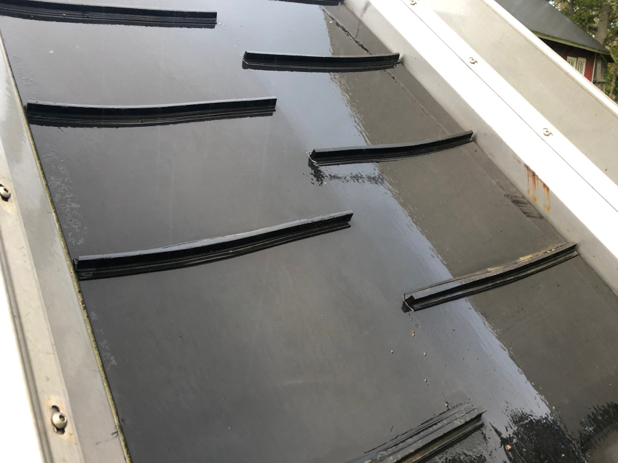 5892 Ekko feeding bunker wet dosing hopper