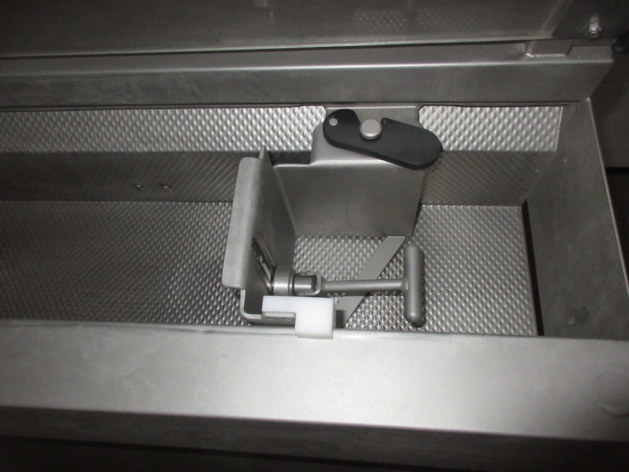 5902 MHS cutter slicer