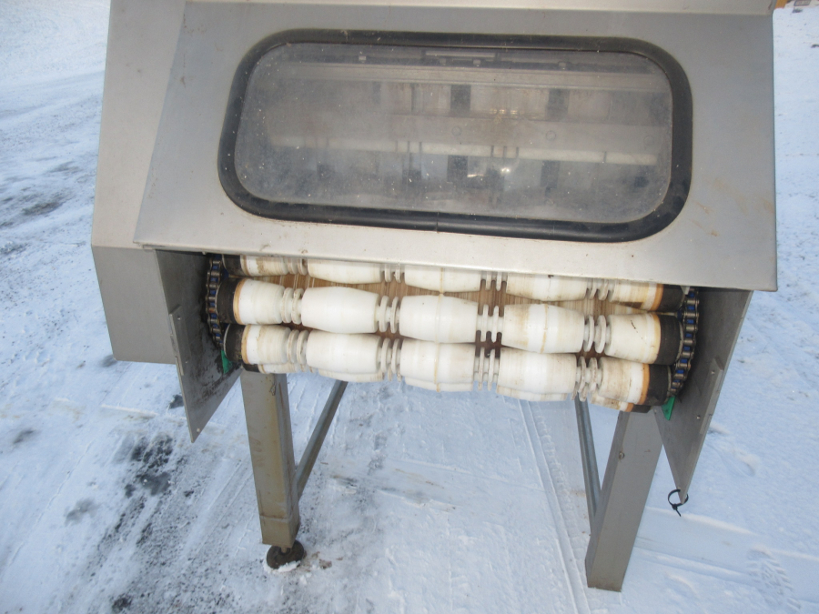 5904 Sormac DMA-60 potato halving machine