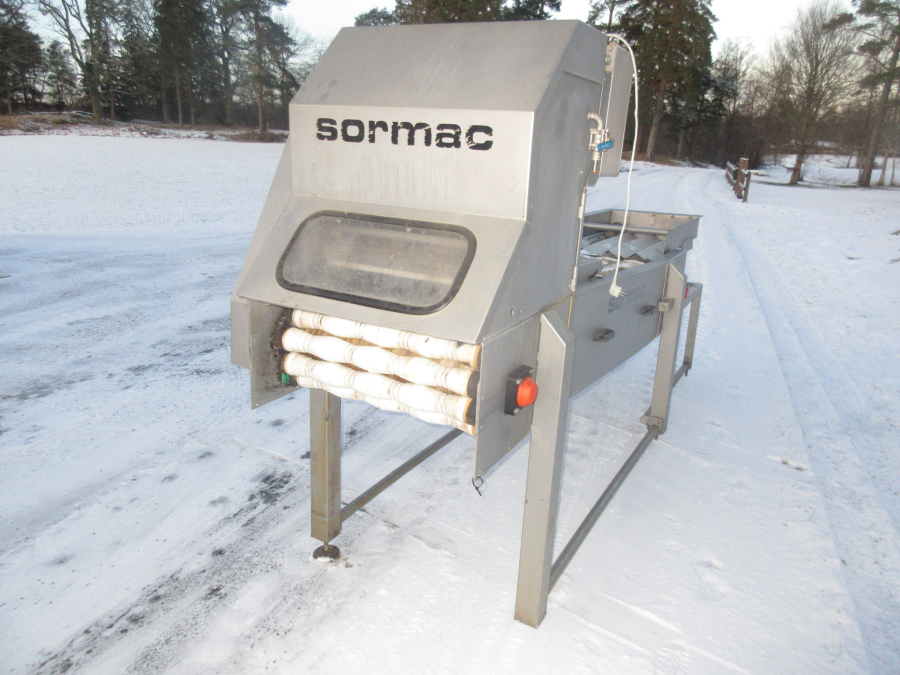 5904 Sormac DMA-60 potato halving machine