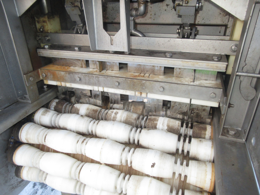 5904 Sormac DMA-60 potato halving machine