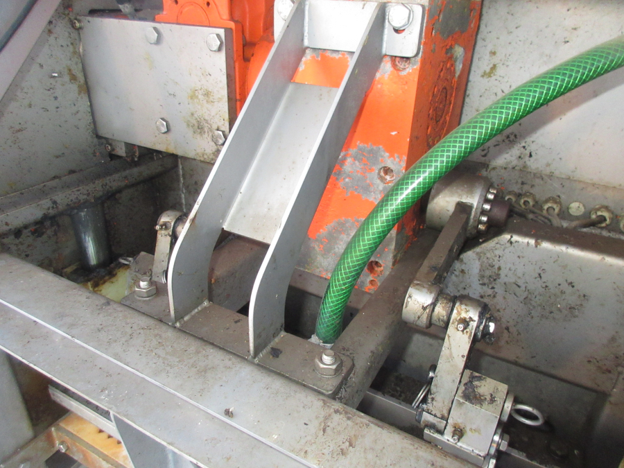 5904 Sormac DMA-60 potato halving machine