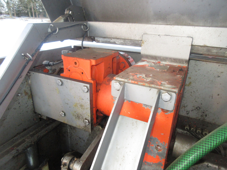 5904 Sormac DMA-60 potato halving machine