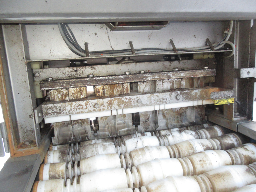 5904 Sormac DMA-60 potato halving machine